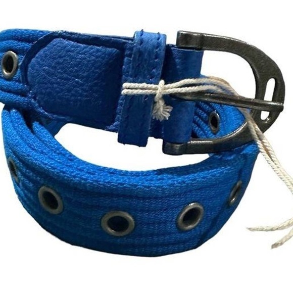 Free People
Avril Grommet Leather Woven Extra-Long Belt in Cobalt Blue M/ L - Picture 2 of 9